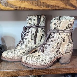 NWT Freebird Cavalier size 9